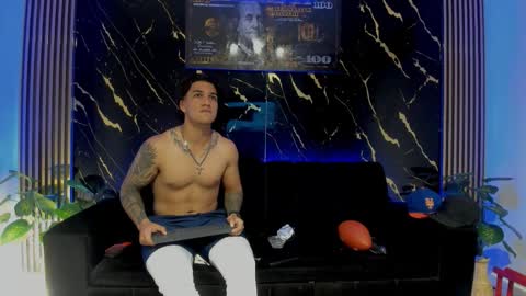 Snapshot of mr_maximo chatting on February 20, 3:25 am mr_maximo online show from February 20, 3:25 am