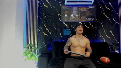 Snapshot of mr_maximo chatting on February 26, 4:22 am mr_maximo online show from February 26, 4:22 am