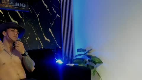 Snapshot of mr_maximo chatting on March 31, 5:19 am mr_maximo online show from March 31, 5:19 am