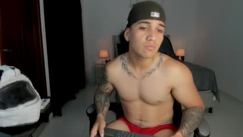 mr_maximo online show from May 22, 3:46 am