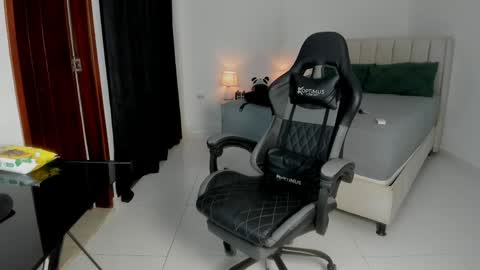 mr_maximo online show from May 24, 3:00 am