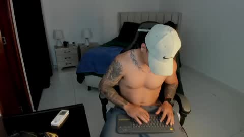 mr_maximo online show from May 26, 5:25 am