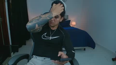 mr_maximo online show from June 13, 4:21 am