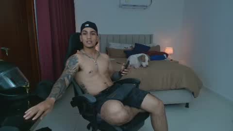 mr_maximo online show from June 21, 3:20 am