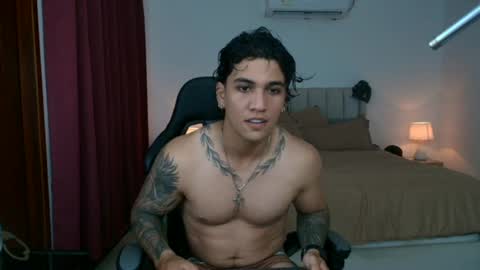 mr_maximo online show from July 5, 3:45 am