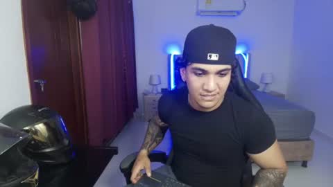 mr_maximo online show from August 1, 3:50 am