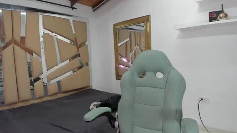 MIKEE online show from January 13, 3:01 am