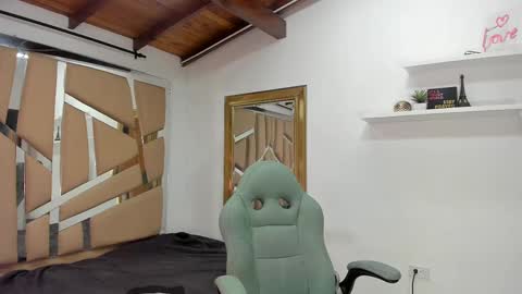 MIKEE online show from February 19, 3:06 am