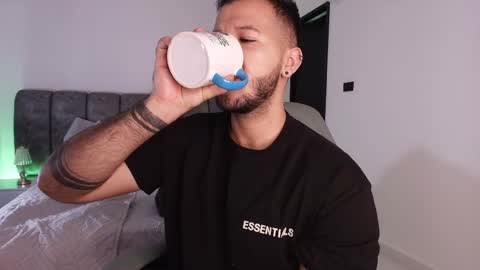 MIKEE online show from November 8, 3:18 am