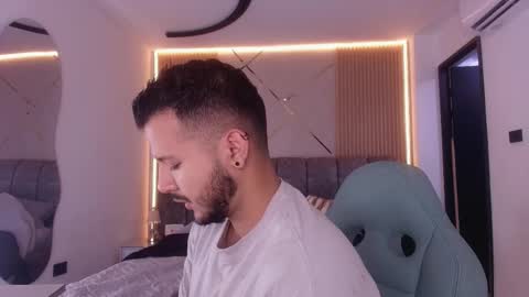 MIKEE online show from March 24, 3:11 am