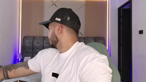MIKEE online show from May 16, 3:14 am