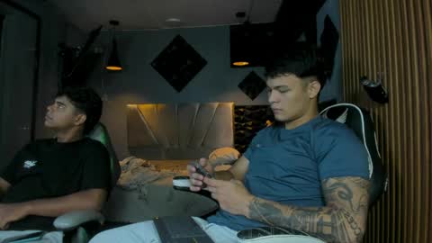 mr_mois online show from June 10, 5:28 am
