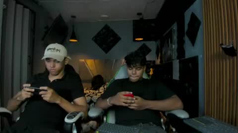 mr_mois online show from June 13, 5:38 am