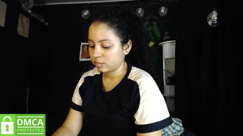 Snapshot of mr_mrscurie chatting on February 27, 2:33 am Mr Mrs Curie online show from February 27, 2:33 am