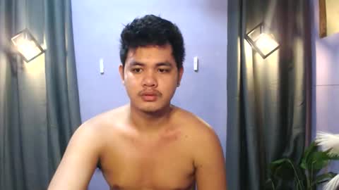 mr_olivercummerx online show from October 21, 1:39 am