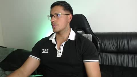AARON online show from May 14, 5:14 am