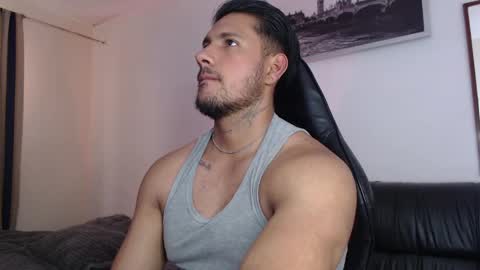 AARON online show from June 8, 8:42 pm