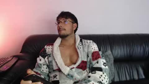 AARON online show from June 29, 9:04 am