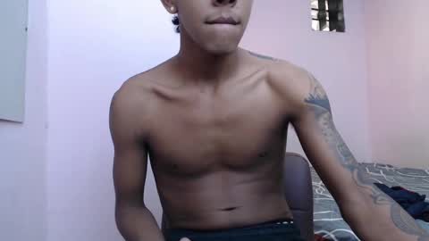 mr_stiven_ online show from December 23, 2:35 am