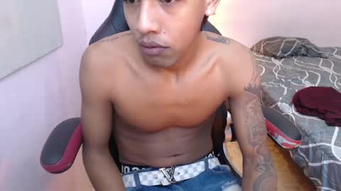mr_stiven_ online show from December 29, 11:18 pm