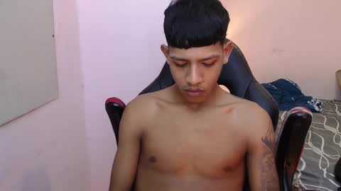 mr_stiven_ online show from January 5, 2:17 am