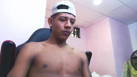 mr_stiven_ online show from January 5, 8:22 am