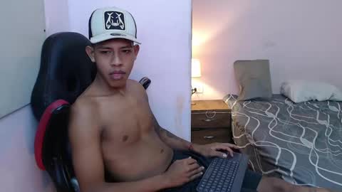 mr_stiven_ online show from January 7, 7:10 am