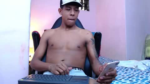 mr_stiven_ online show from January 24, 6:03 am