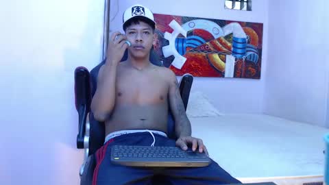 mr_stiven_ online show from February 9, 8:54 am