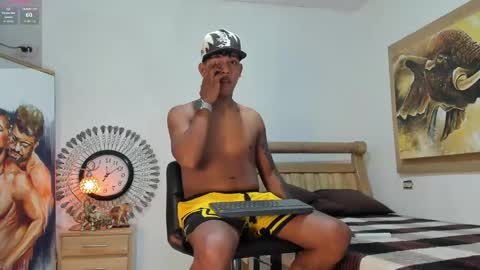 mr_stiven_ online show from April 25, 4:48 am