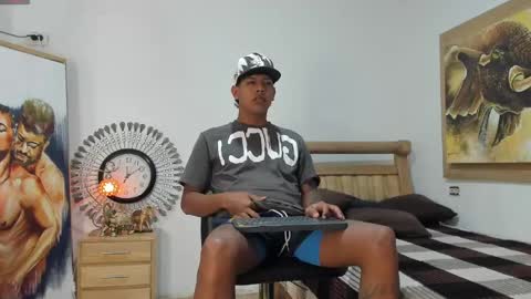 mr_stiven_ online show from May 6, 2:40 am
