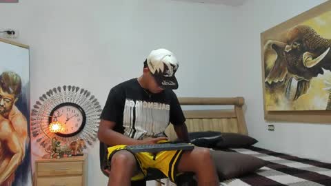 mr_stiven_ online show from May 7, 5:13 am