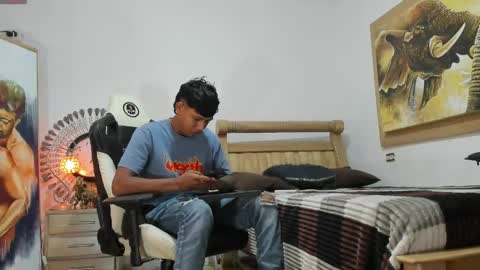 mr_stiven_ online show from June 5, 6:52 am