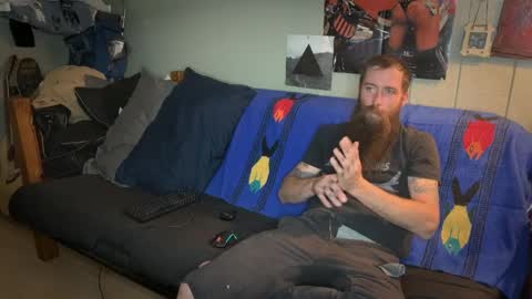 Snapshot of mr_valdor chatting on April 1, 11:46 pm Valdor online show from April 1, 11:46 pm