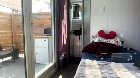 MrBigDThomas online show from March 3, 4:57 pm