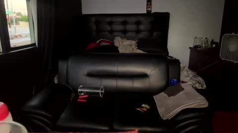 MrBigDThomas online show from March 27, 1:33 pm