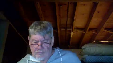 Snapshot of mrblade666 chatting on March 3, 11:32 pm mrblade666 online show from March 3, 11:32 pm