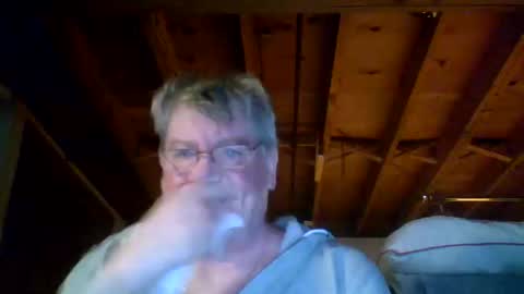 Snapshot of mrblade666 chatting on April 5, 10:34 am mrblade666 online show from April 5, 10:34 am