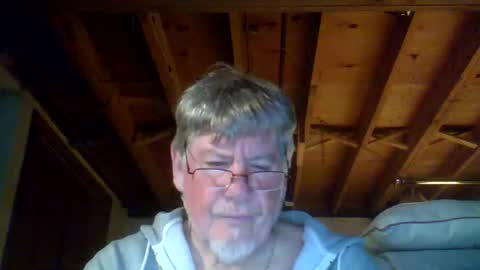 Snapshot of mrblade666 chatting on April 15, 12:39 am mrblade666 online show from April 15, 12:39 am