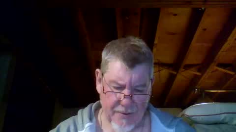 Snapshot of mrblade666 chatting on May 11, 12:27 am mrblade666 online show from May 11, 12:27 am