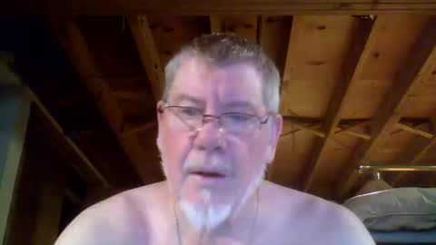 Snapshot of mrblade666 chatting on May 28, 9:50 am mrblade666 online show from May 28, 9:50 am