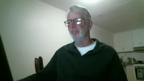 Snapshot of mrcreek1531 chatting on May 1, 10:42 am mrcreek1531 online show from May 1, 10:42 am