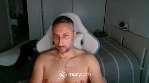mrdr000 online show from April 29, 6:47 pm