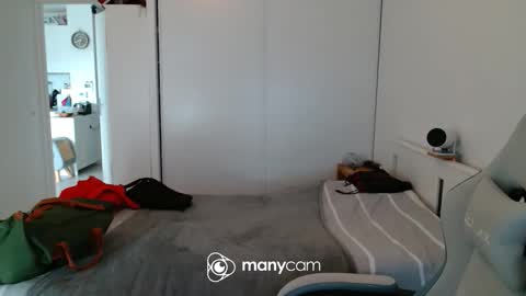 mrdr000 online show from May 3, 3:18 pm