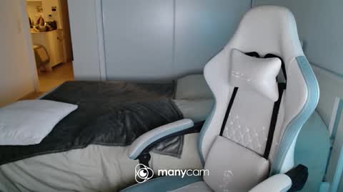 mrdr000 online show from June 6, 8:35 pm