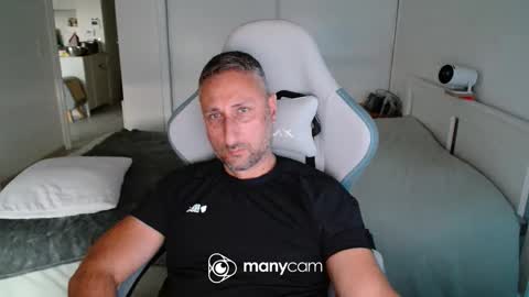 mrdr000 online show from June 8, 6:19 pm