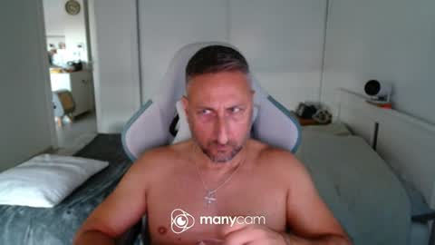 mrdr000 online show from June 11, 6:39 pm