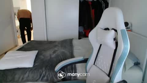 mrdr000 online show from June 15, 5:53 am