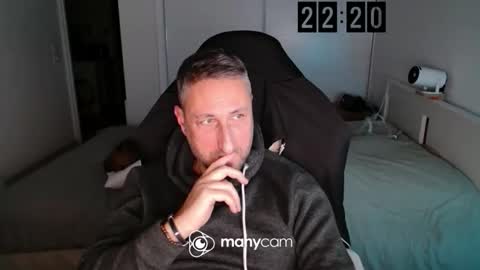 Snapshot of mrdr0o0o chatting on December 14, 9:19 pm mrdr0o0o online show from December 14, 9:19 pm