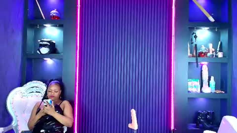 Snapshot of mrebonybdsm chatting on June 18, 1:04 pm mrebonybdsm online show from June 18, 1:04 pm